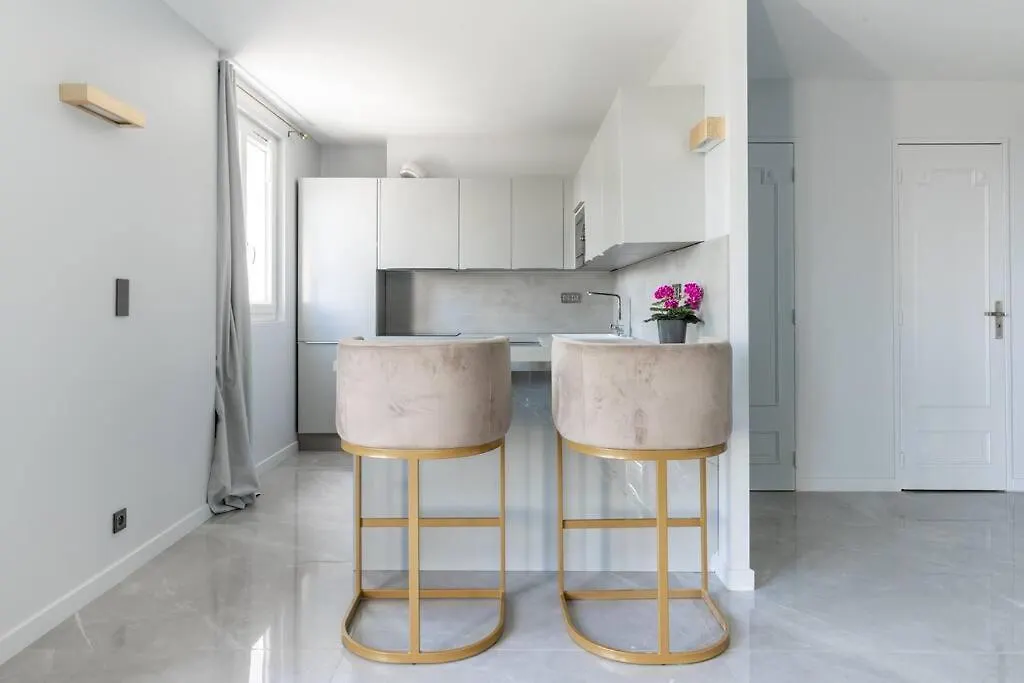 Magnifique Appartement Avec Vue Sur La Tour Eiffel Bagneux  Apartment
