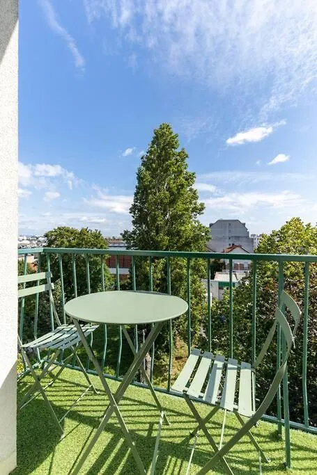 Apartment Magnifique Appartement Avec Vue Sur La Tour Eiffel Bagneux